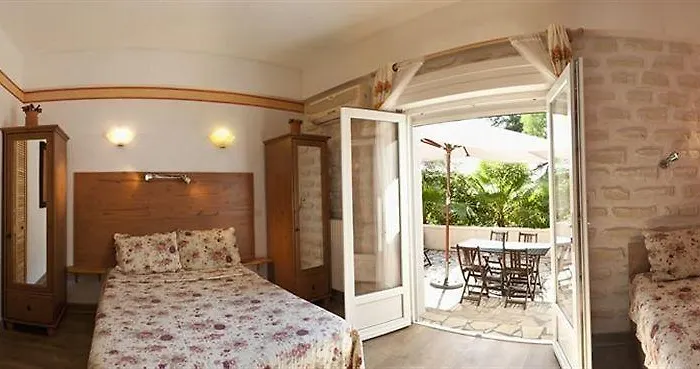 Almanarre - Eco-responsable Face à La Hotel Hyères