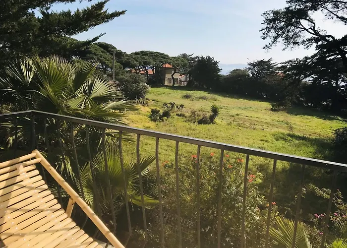 Almanarre - Eco-responsable Face à La Hotel