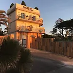 Hotel Almanarre - Eco-responsable Face à La 2*