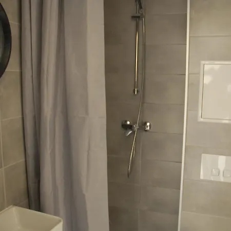 Almanarre - Eco-responsable Face A La 2*