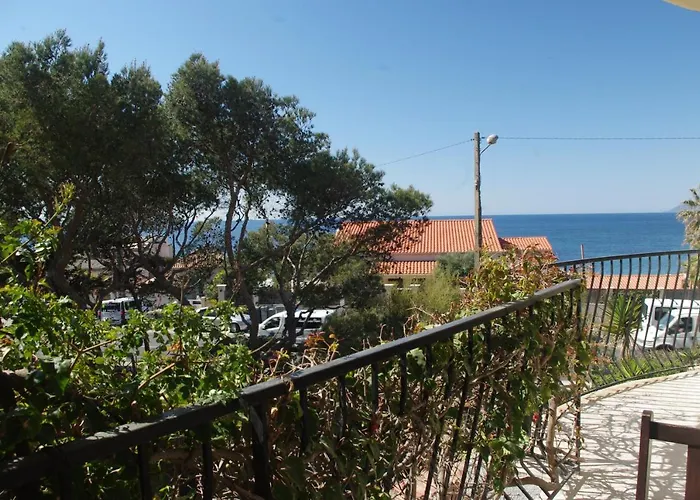 Almanarre - Eco-responsable Face A La מלון 2*